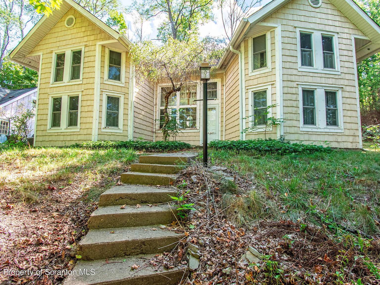319 E Main St, Dalton, PA 18414 Zillow