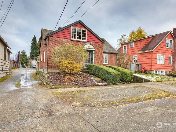 2nd image of 506 Hewitt Ave