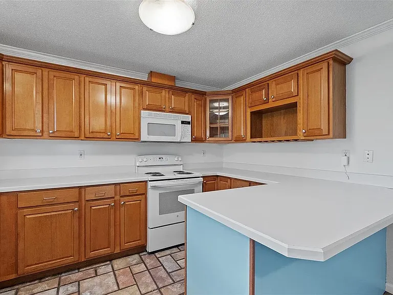11481 Burgess Ave — Photo 10