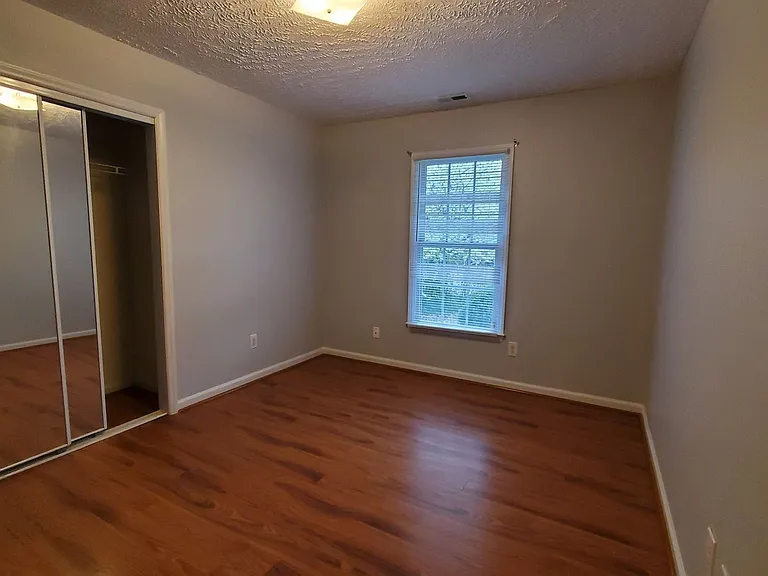 2823 Franzia Dr — Photo 9