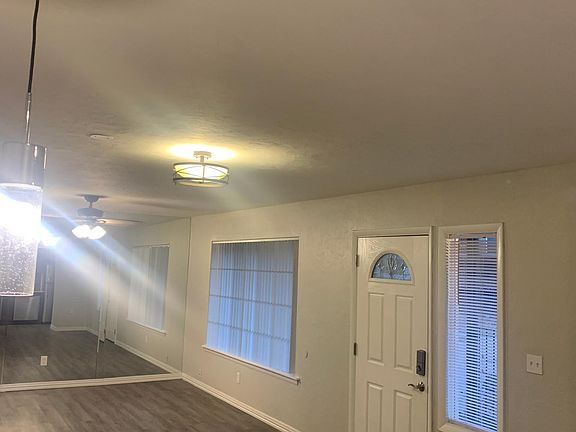 4th image of 2810 Dorchester Dr #0