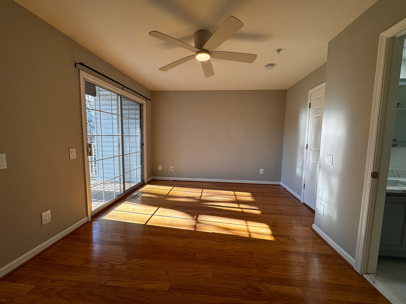 2 bed, 1280 sqft, $2,700 — Photo 3