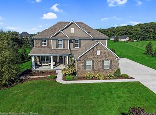 137 Crestview Dr, Rochester, MI 48306