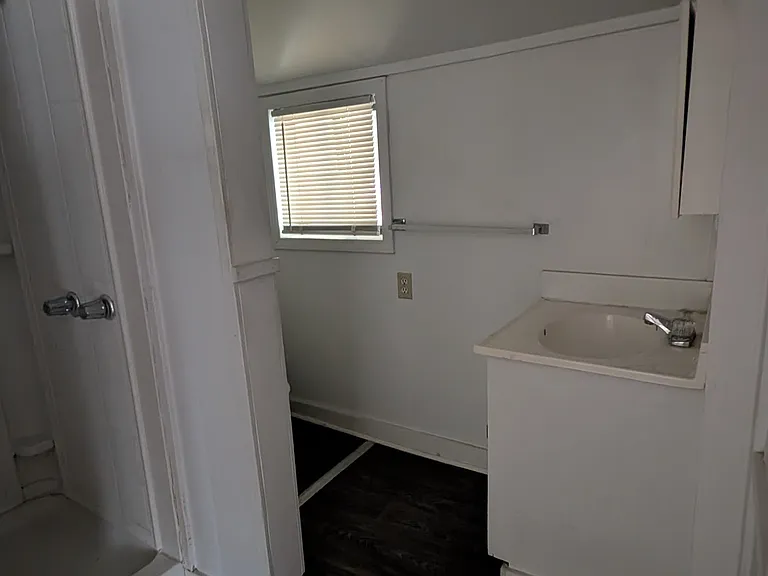200 Naomi Dr — Photo 4