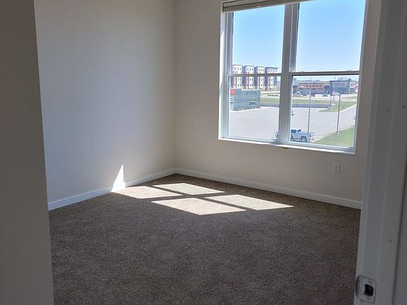 4th image of 8411 Peosta Commercial Ct #202