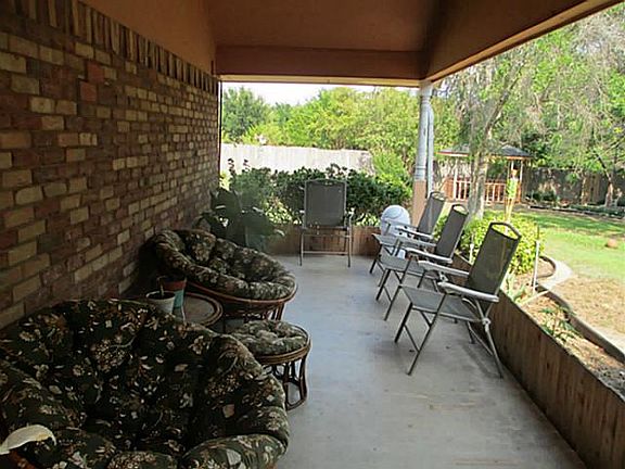 5th image of 104 Crest Brook Dr