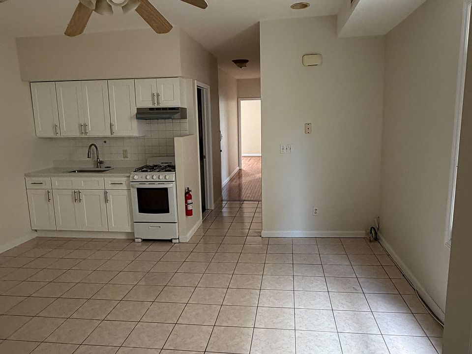 1st image of 156 Garside St APT 2