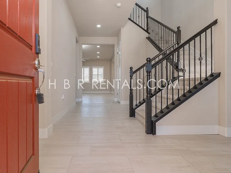 2534 Ottawa Ave — Photo 5