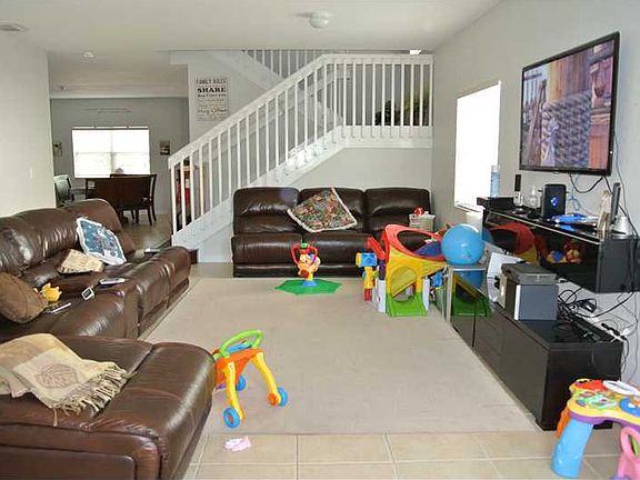 2nd image of 184 NE 31st Ave