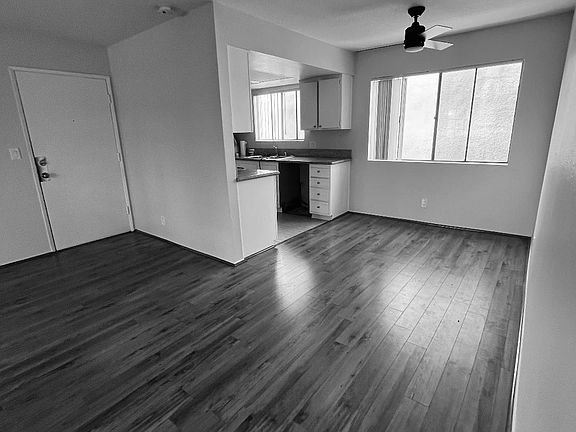 4th image of 1903 Grismer Ave Unit E