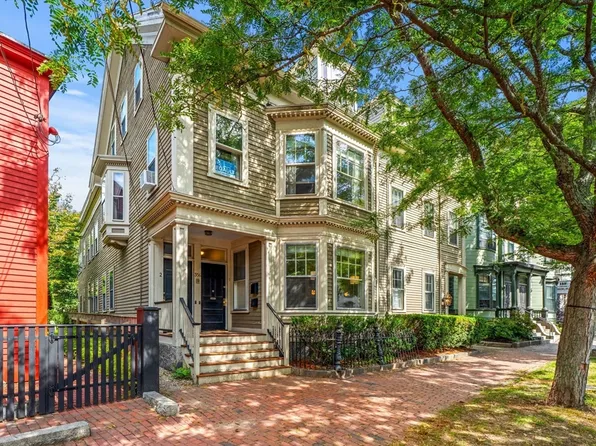 356 Essex St #1, Salem, MA 01970