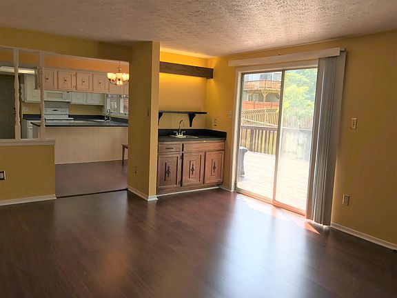 Family room - french door to deck