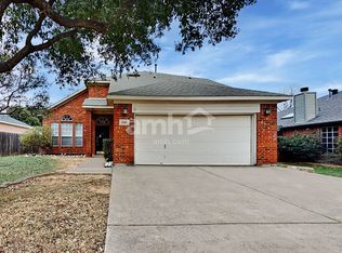 3210 Palos Verdes Dr, Corinth, TX 76210