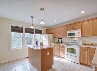 14 Paddock Ln #14, Norwich, CT 06360
