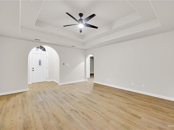 4th image of 8421 Bougainvillea Dr
