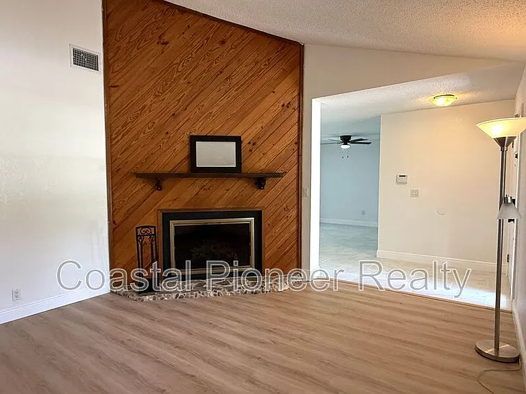 18306 Crawley Rd — Photo 8