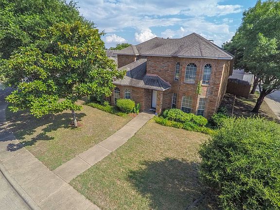 3rd image of 600 Fern Dr