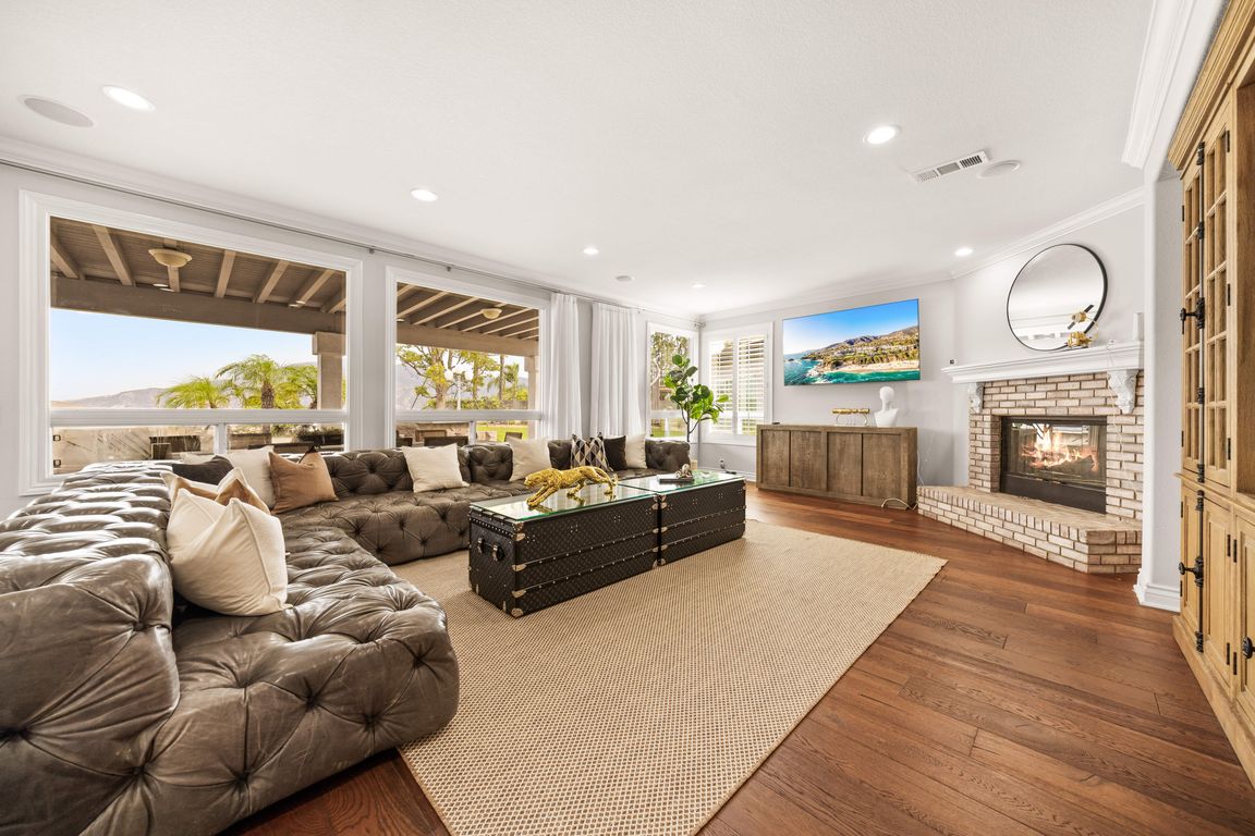 next background image