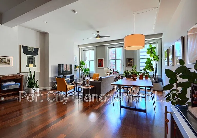 1025 Saint Paul St #4 — Photo 3