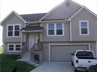 410 S West St, Cameron, MO 64429