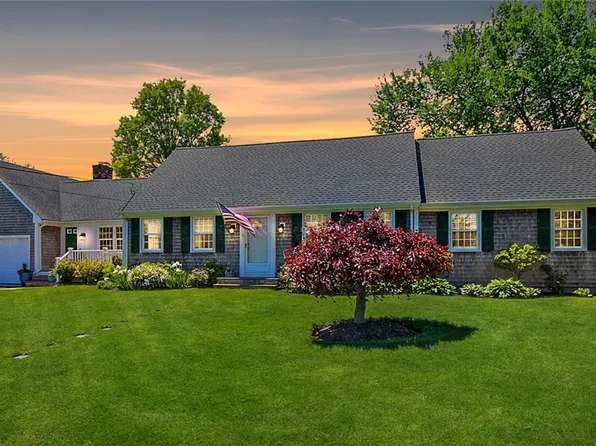 25 Mary Ln, Portsmouth, RI 02871