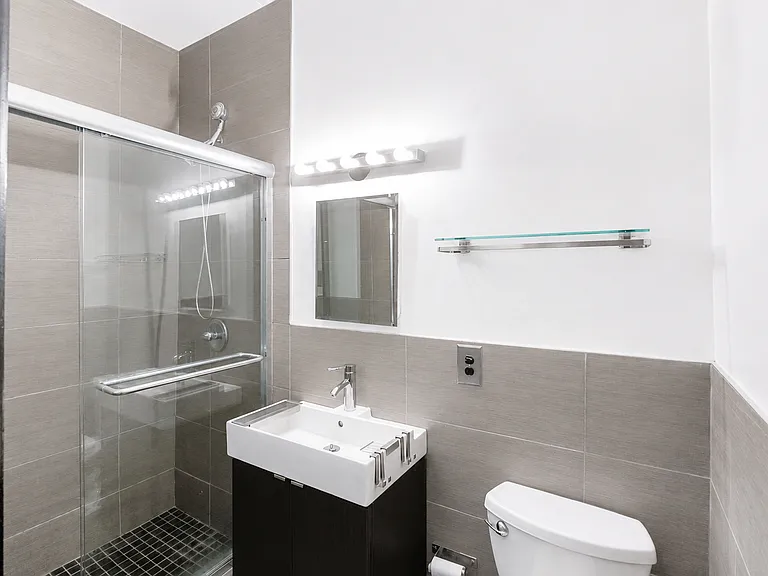 659 Washington St #1F — Photo 6
