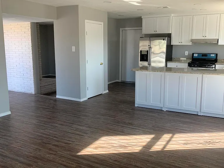 3000 Wedgewood Dr — Photo 5