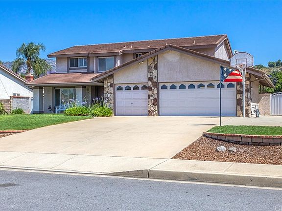 2nd image of 1949 Olivewood St