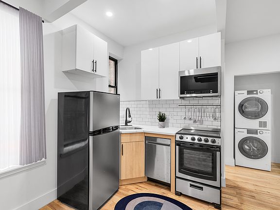 4th image of 312 Manhattan Ave APT 5J
