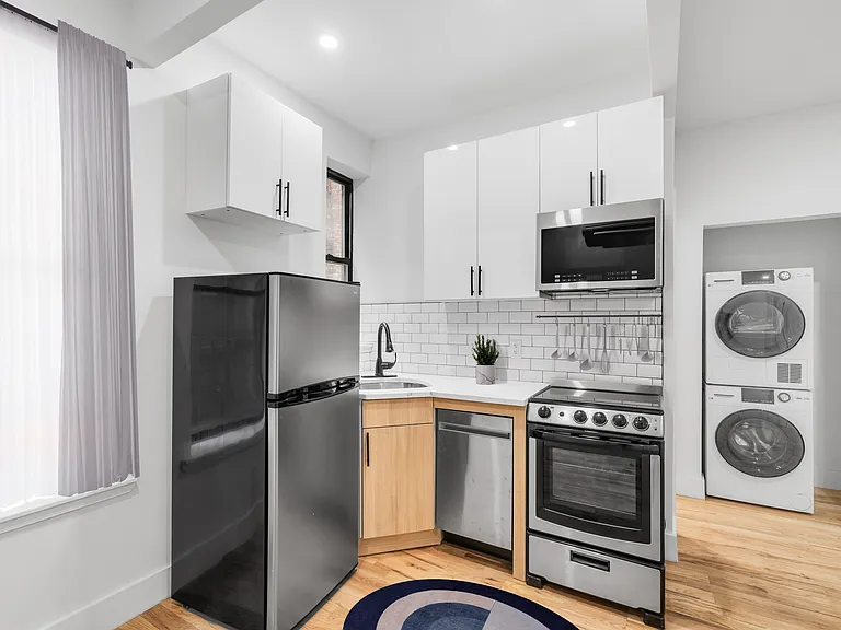 312 Manhattan Ave #5J — Photo 4