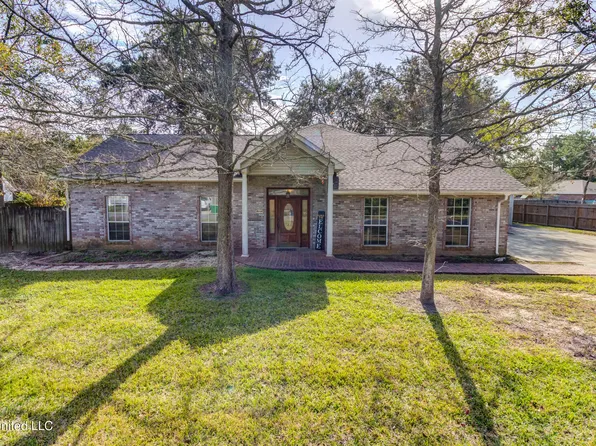9113 Seahorse Ave, Ocean Springs, MS 39564