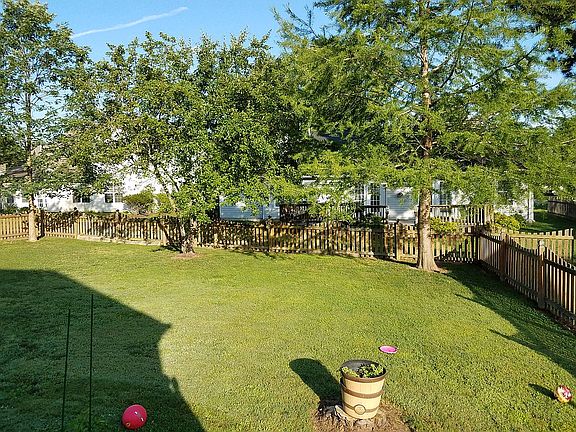3rd image of 4005 Oakwood Dr