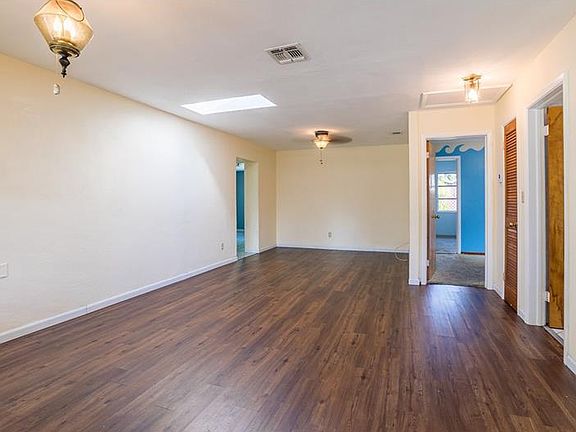 4th image of 351 45th Ave N