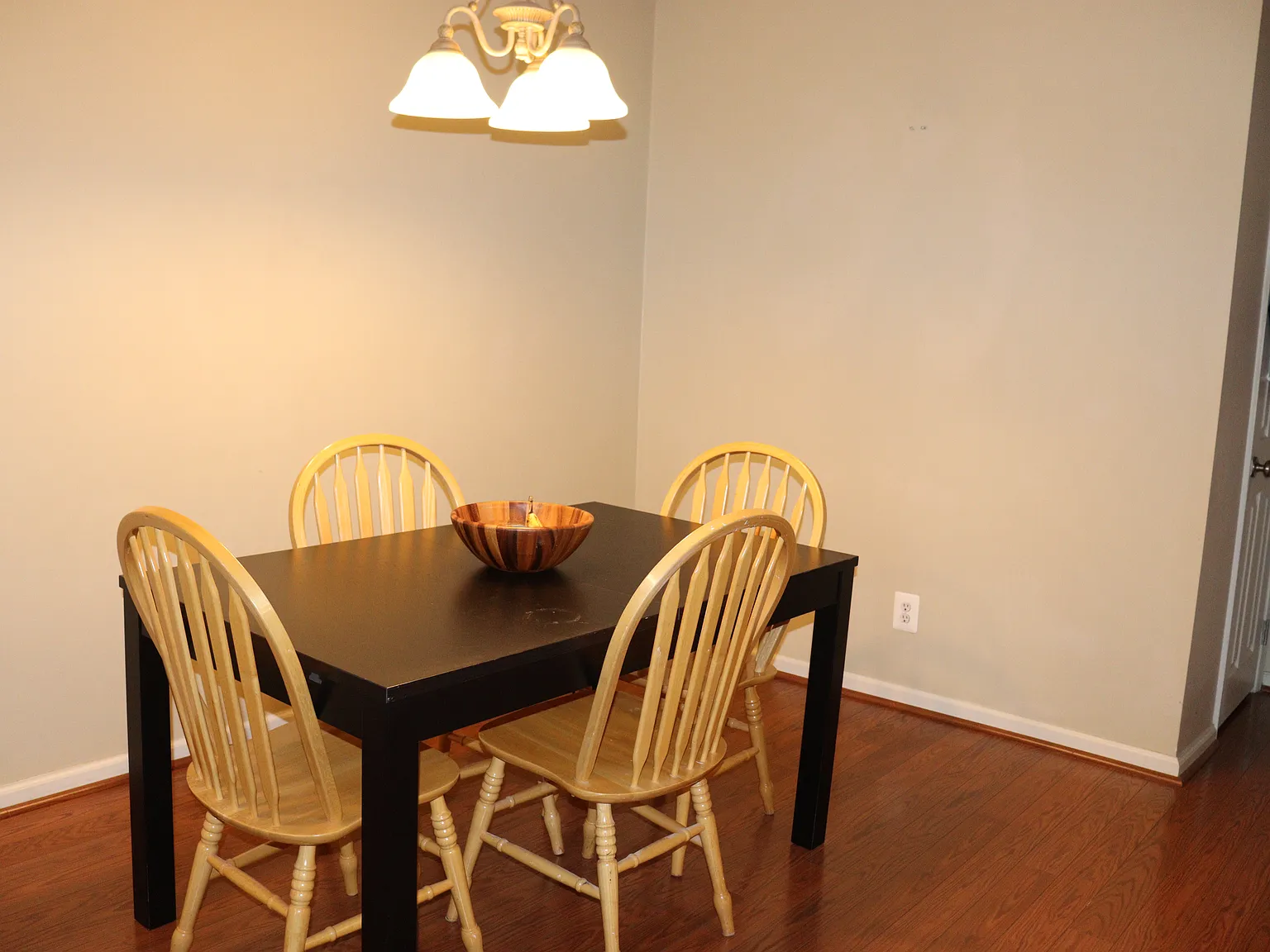 1 bed, 935 sqft, $2,000 — Photo 3