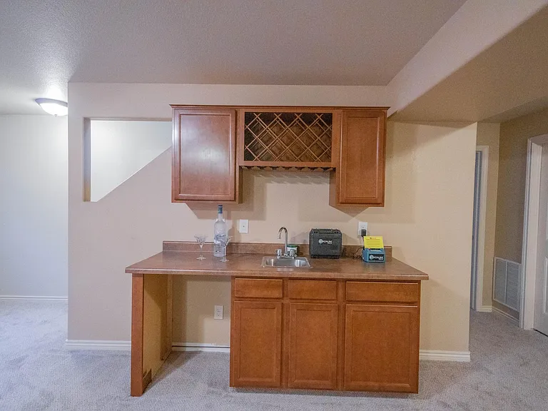 Wet-bar
