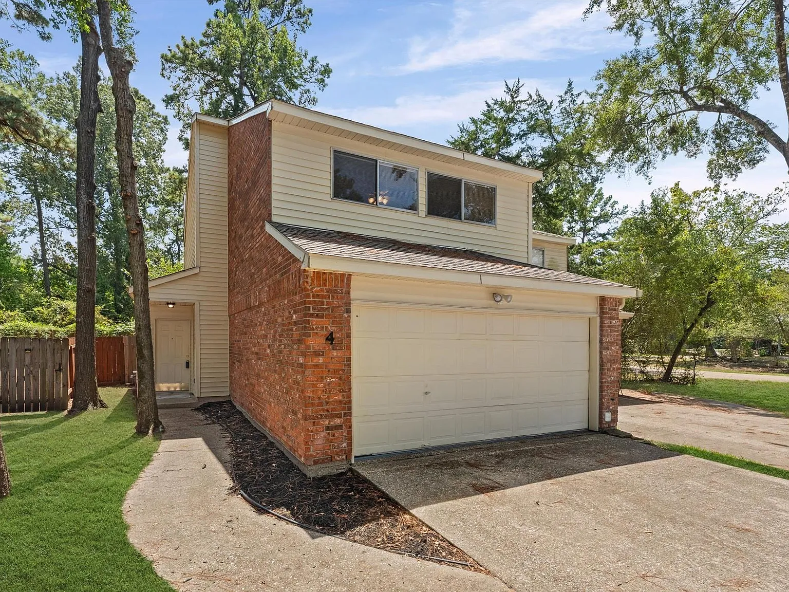 3 bed, 2.5 bath, 1084 sqft, $1,750 — Photo 1
