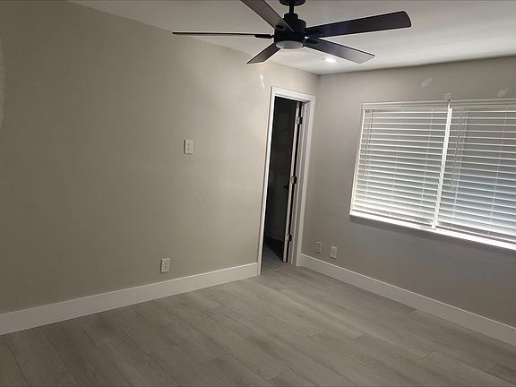 5th image of 2717 SW 9th St #A