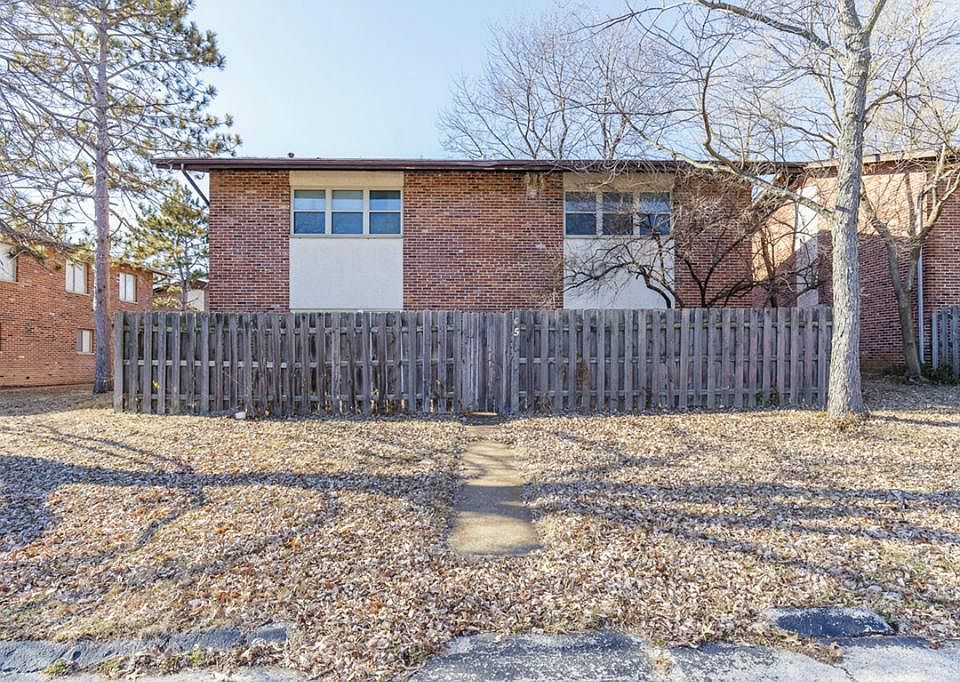 2nd image of 4267 W Executive Dr