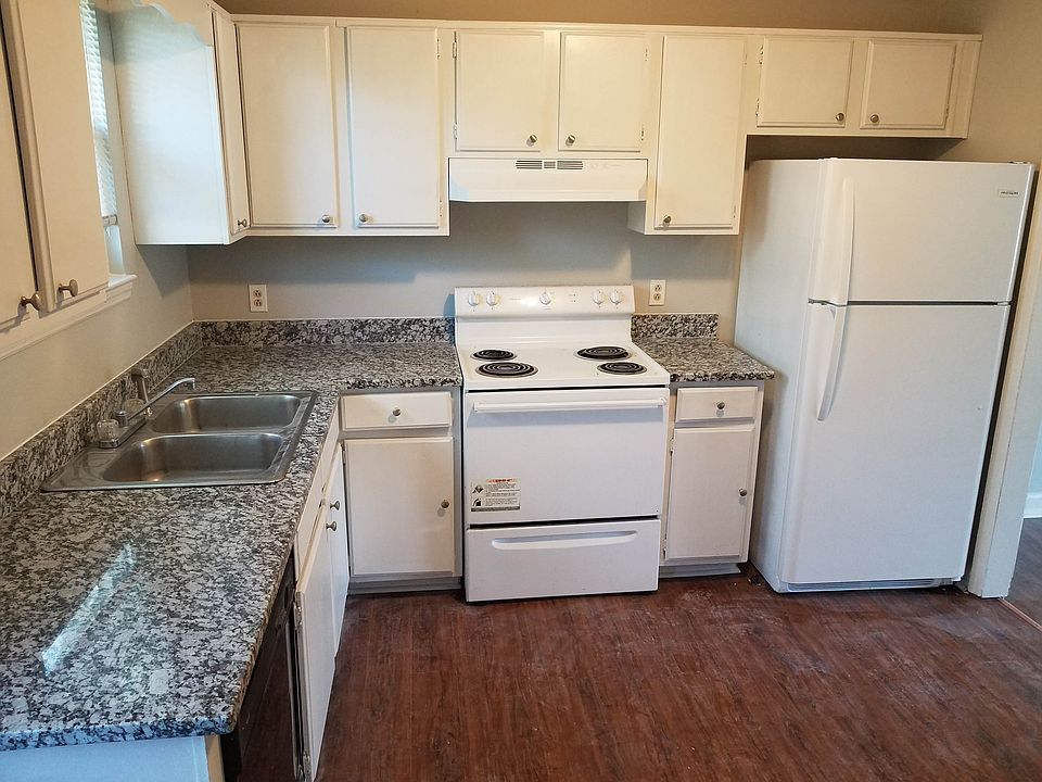 1st image of 405 Revels Dr