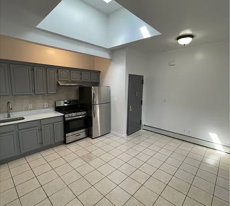 1st image of 235 Starr St #2L