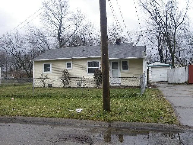 32323 Kalamazoo St photo 1