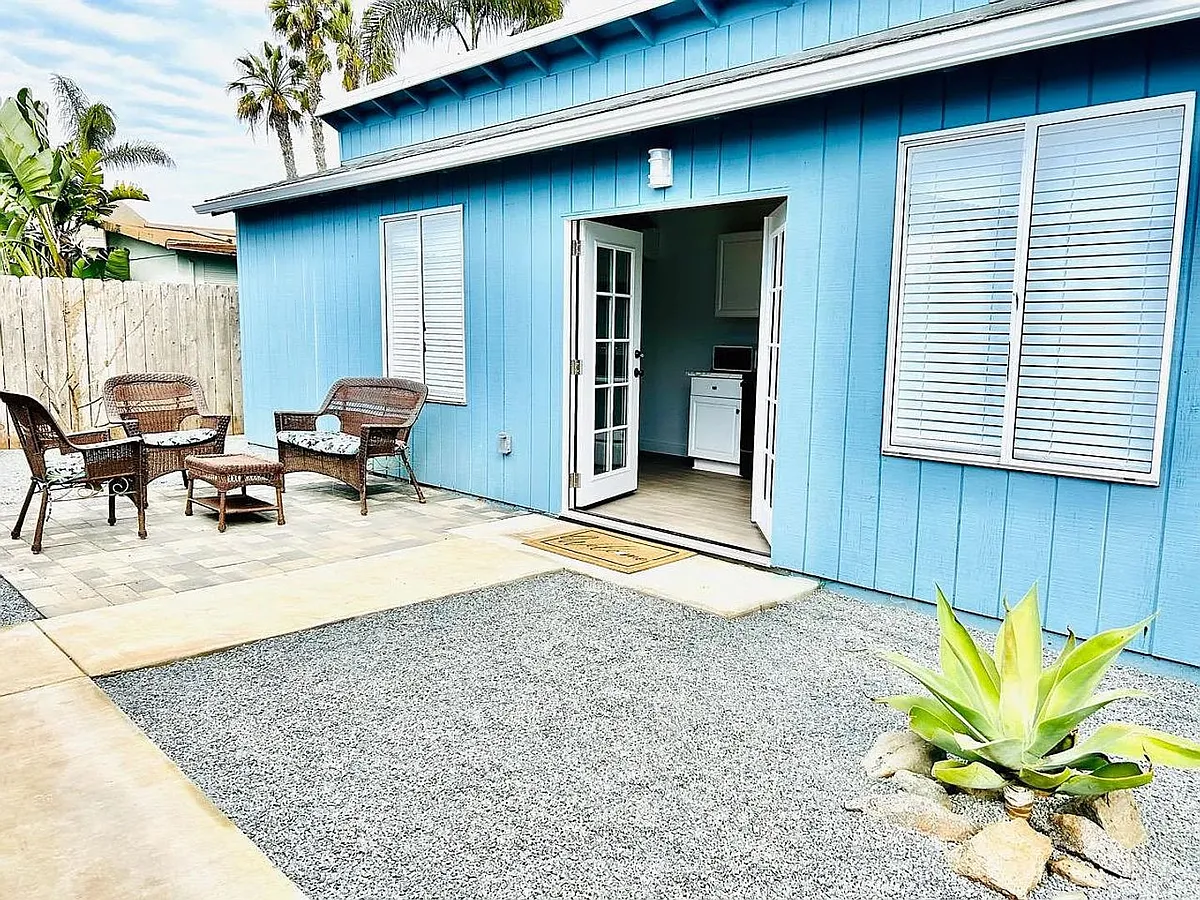 Building Photo - 632 Dahlia Ave #2