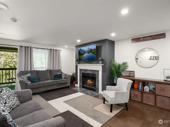 23305 Cedar Way #S201, Mountlake Terrace, WA 98043
