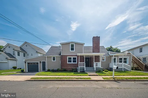 124 Robbins Ave Photo 1