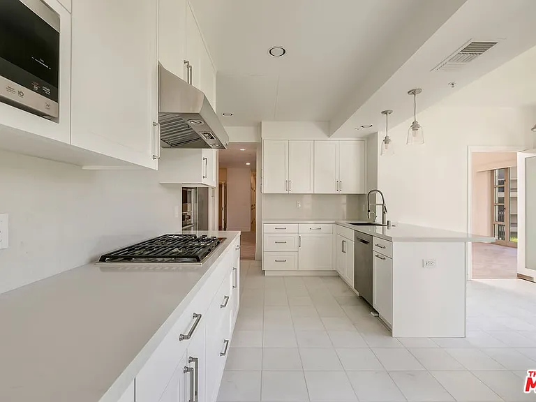 10580 Wilshire Blvd #4NE — Photo 7