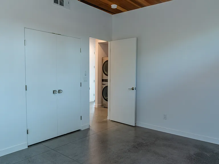 1217 Webster St — Photo 14