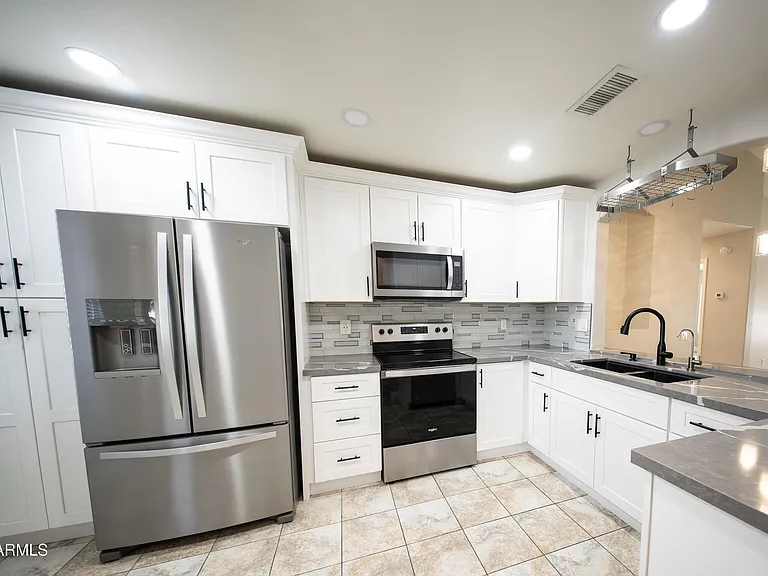 1118 S Surfside Dr — Photo 15