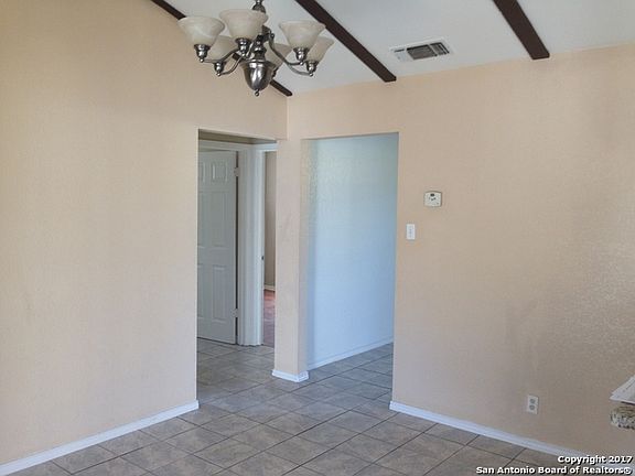 5th image of 2318 Lake Louise Dr