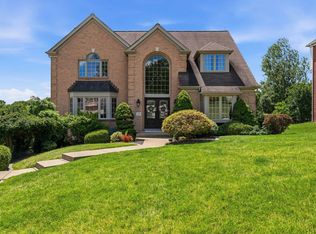 249 Village Dr, Canonsburg, PA 15317