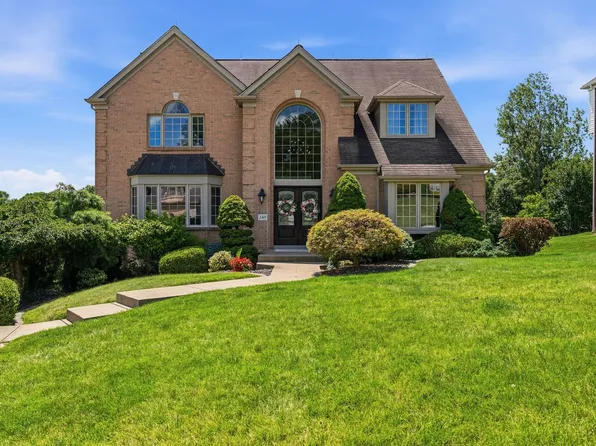 249 Village Dr, Canonsburg, PA 15317